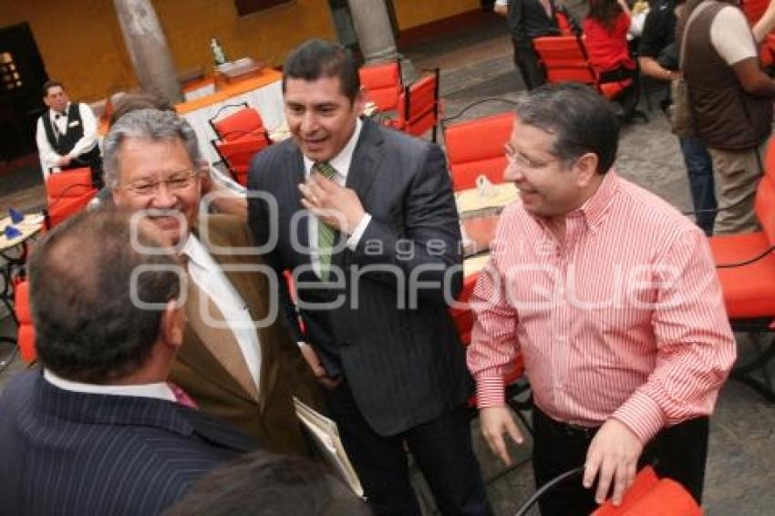 DOGER - ISLAS - DIRIGENTES DEL PRI