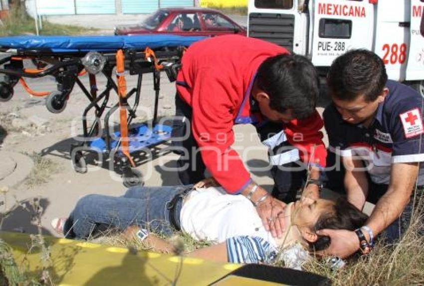 ACCIDENTE-UNA MUJER CAE DE BICICLETA