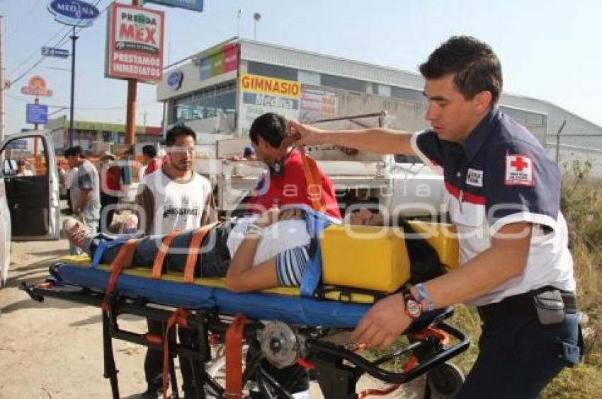 ACCIDENTE-UNA MUJER CAE DE BICICLETA