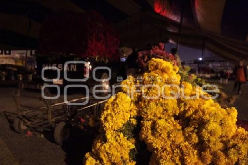 VENDEDORES DE FLOR -  MERCADO HIDALGO