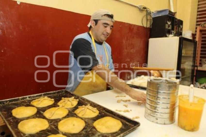 ECONOMÍA . PANADERÍAS . HOJALDRAS