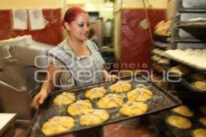 ECONOMÍA . PANADERÍAS . HOJALDRAS