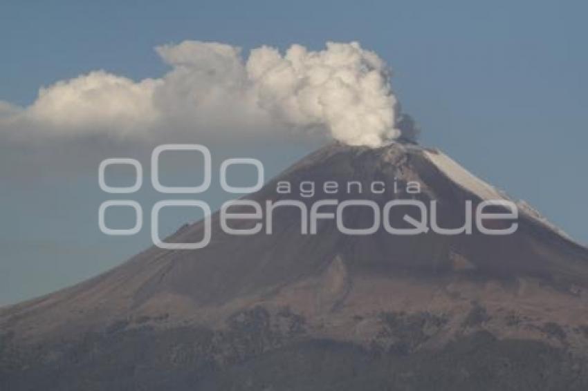 FUMAROLA VOLCAN