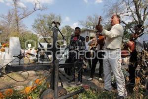 VISITA A PANTEONES. TODOS SANTOS