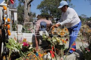 VISITA A PANTEONES. TODOS SANTOS