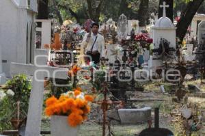 VISITA A PANTEONES. TODOS SANTOS