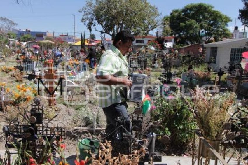 VISITA A PANTEONES. TODOS SANTOS