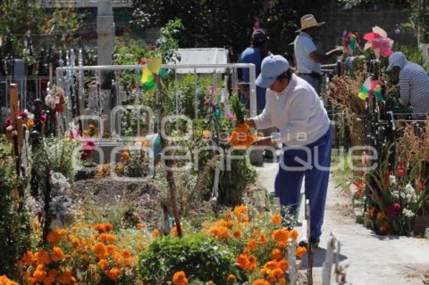 VISITA A PANTEONES. TODOS SANTOS