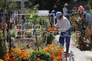 VISITA A PANTEONES. TODOS SANTOS