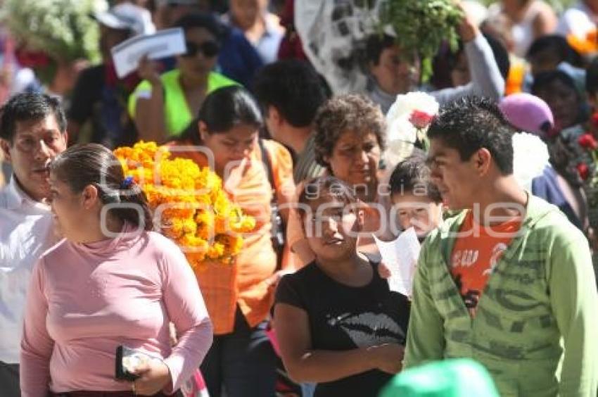 TODOS SANTOS - PANTEONES