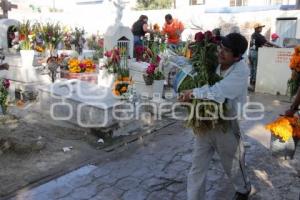 DÍA DE MUERTOS. VISITAS AL PANTEÓN