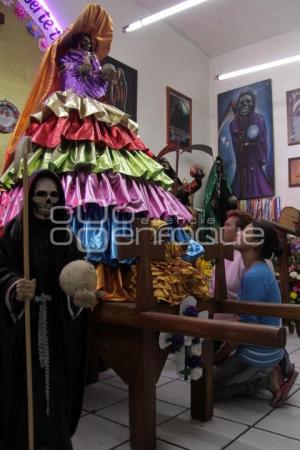 MAÑANITAS A LA SANTA MUERTE