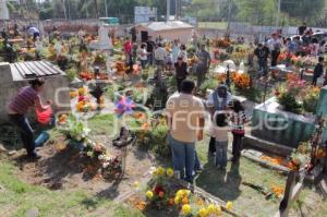 DÍA DE MUERTOS. VISITAS AL PANTEÓN