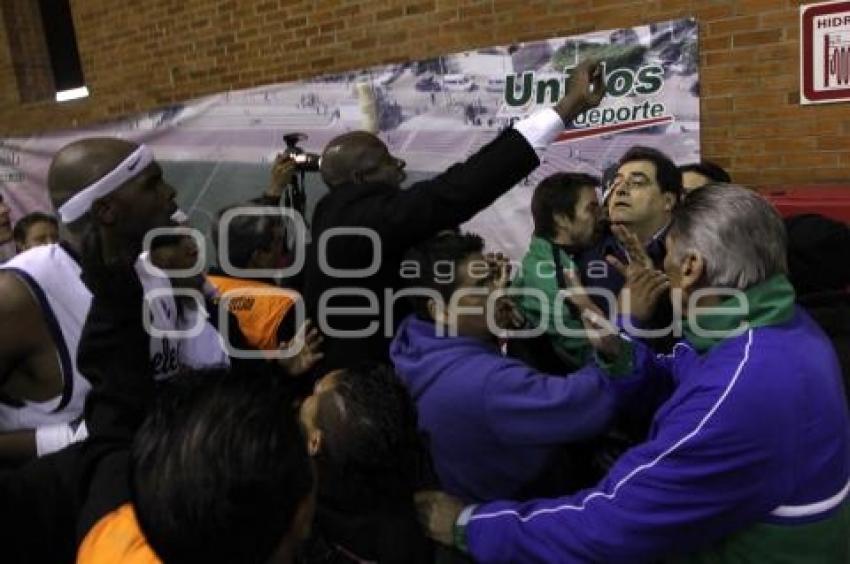 BALONCESTO . ANGELES VS HALCONES