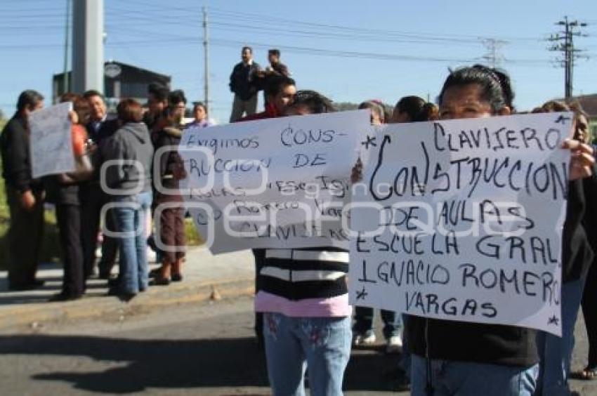 BLOQUE DE FEDERAL A TEHUACAN- EN DEMANDA DE AULAS PARA PRIMARIA