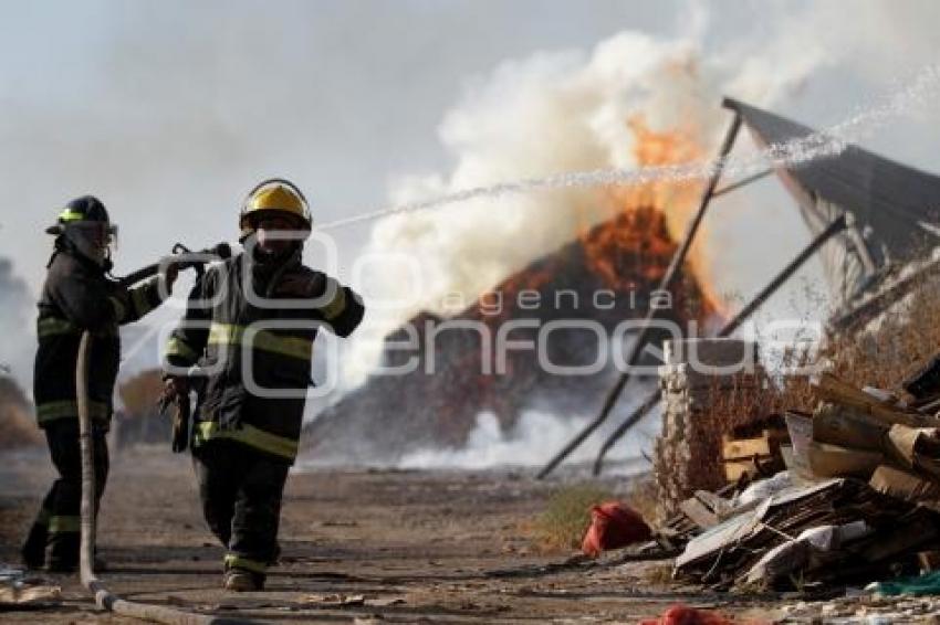 INCENDIO ALMACEN DE GUACALES