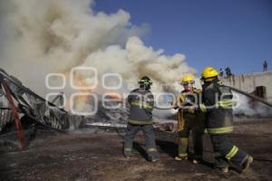 INCENDIO ALMACEN DE GUACALES