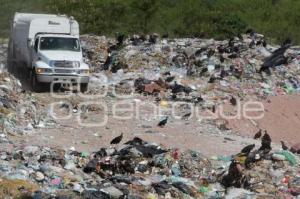 RELLENO SANITARIO . BASURA