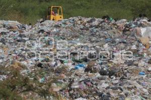 RELLENO SANITARIO . BASURA