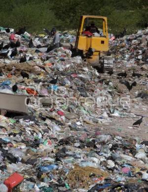 RELLENO SANITARIO . BASURA