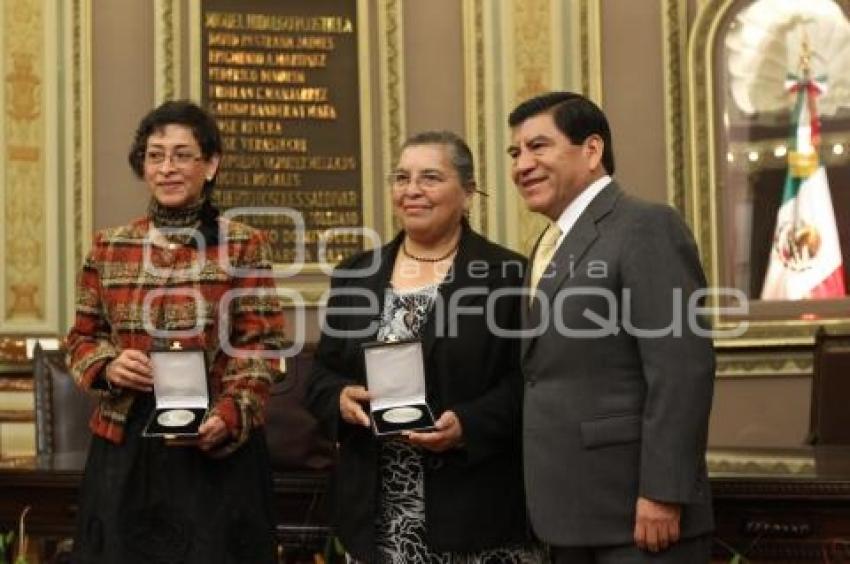 MEDALLA GILBERTO BOSQUES