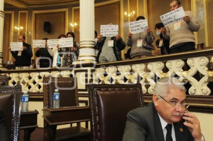 MANIFESTACIÓN EN EL CONGRESO. DEFRAUDADOS CAJA LA PAZ