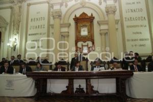 IRRUMPE DIPUTADO ELECTO DURANTE SESION DE CABILDO