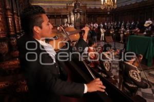 MARIACHIS EN LA CATEDRAL