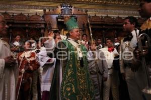 MARIACHIS EN LA CATEDRAL