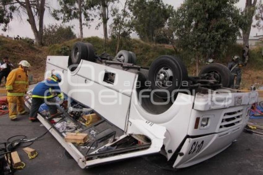 VOLCADURA TRANSPORTE PÚBLICO. CADETE VICENTE SUÁREZ