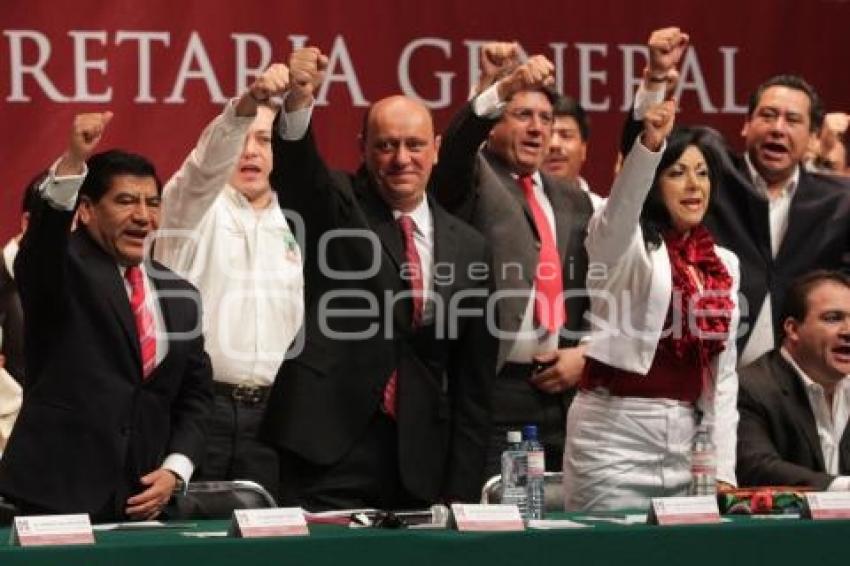 TOMA PROTESTA DIRIGENCI PRI ESTATAL