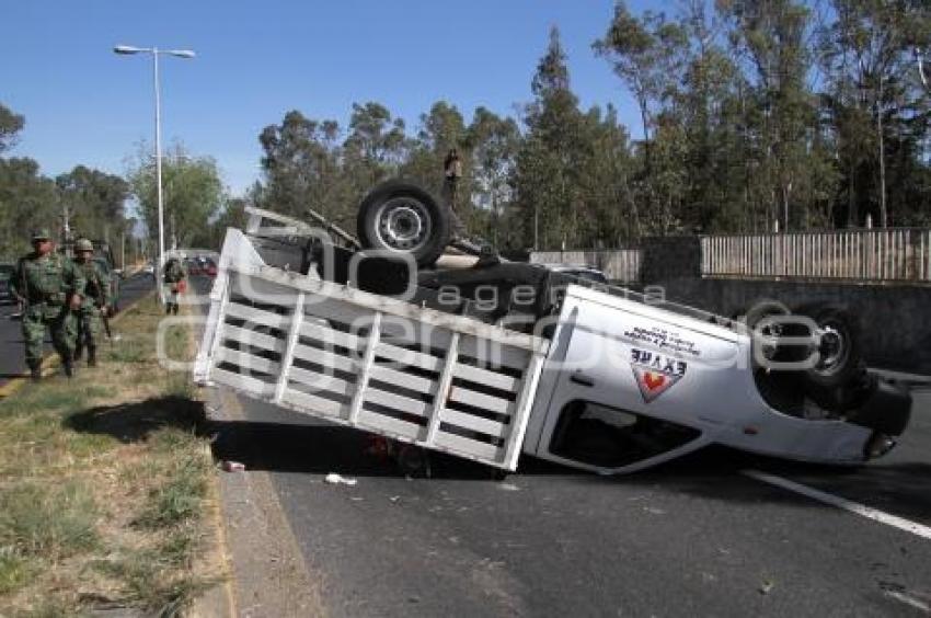 VOLCADURA EN BOULEVARD CADETE VICENTE SUÁREZ