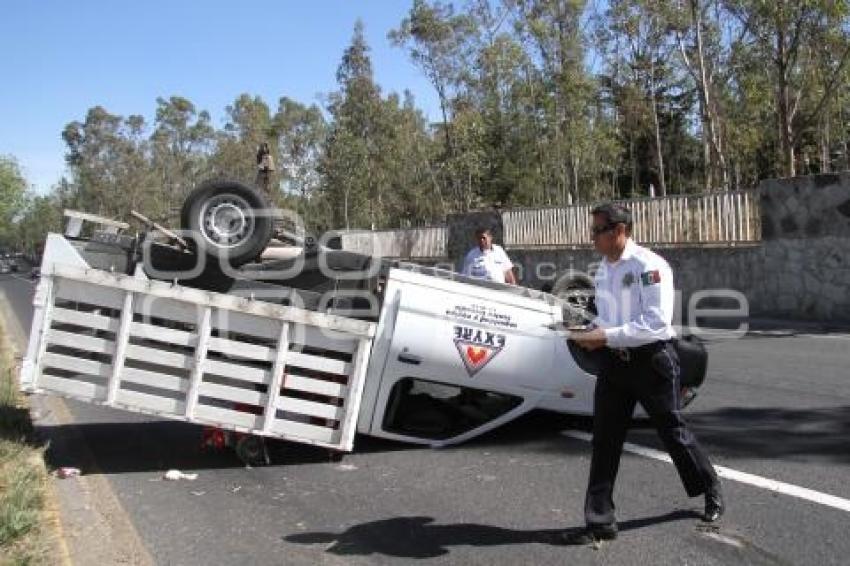 VOLCADURA EN BOULEVARD CADETE VICENTE SUÁREZ