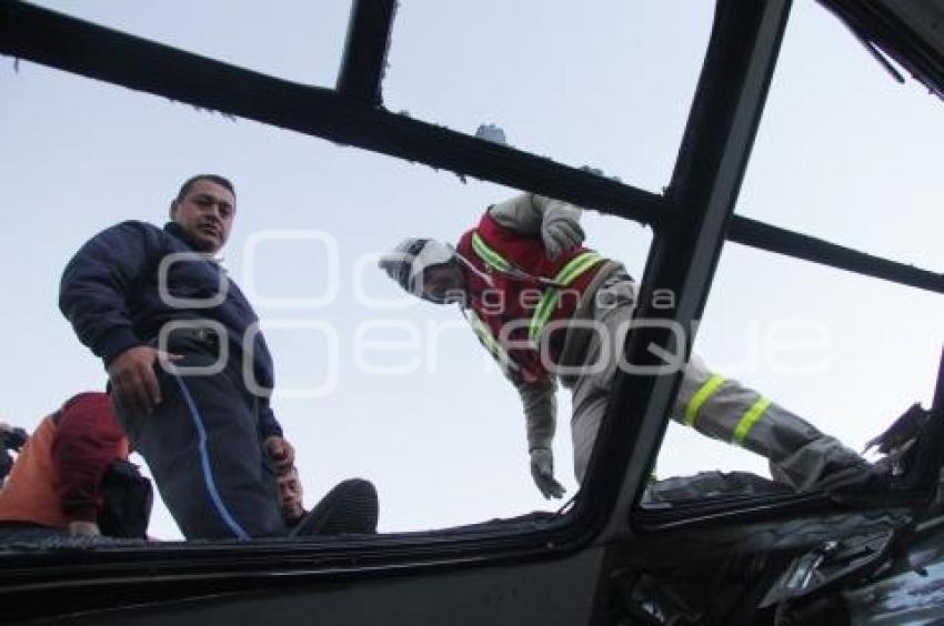 CAMION TRANSPORTE PUBLICO ARROLLADO POR TREN