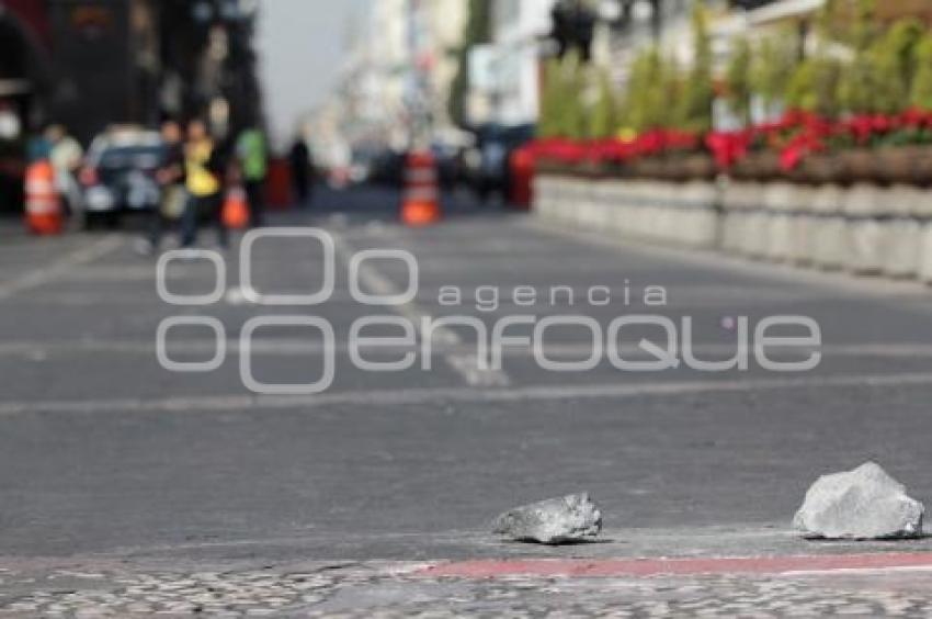 CIERRE DE JUAN DE PALAFOX. REPARACIÓN CALLE