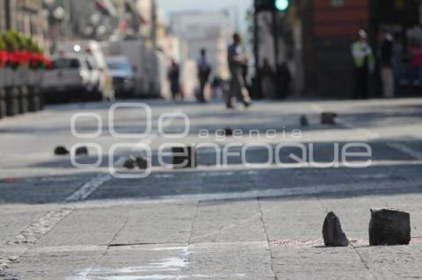 CIERRE DE JUAN DE PALAFOX. REPARACIÓN CALLE