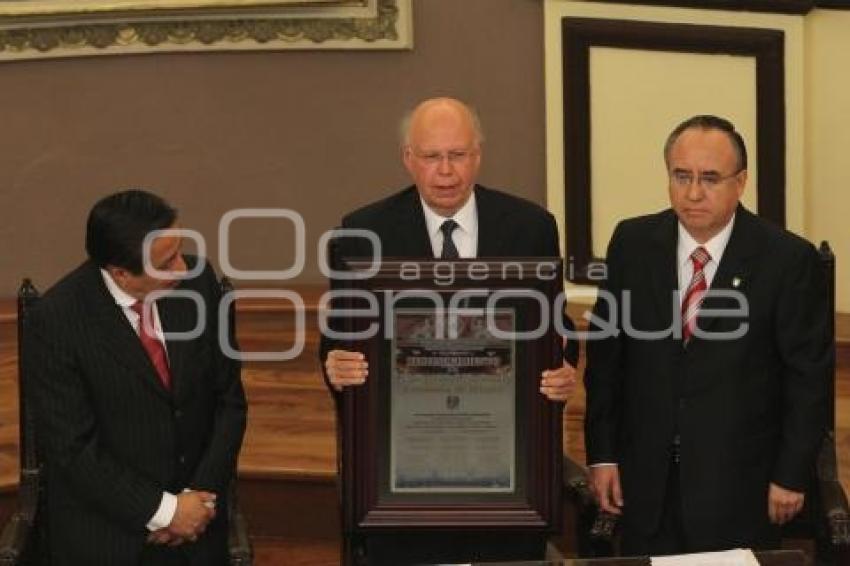 CONGRESO ENTREGA RECONOCIMIENTO A LA UNAM. JOSÉ NARRO ROBLES