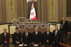 CONGRESO ENTREGA RECONOCIMIENTO A LA UNAM. JOSÉ NARRO ROBLES