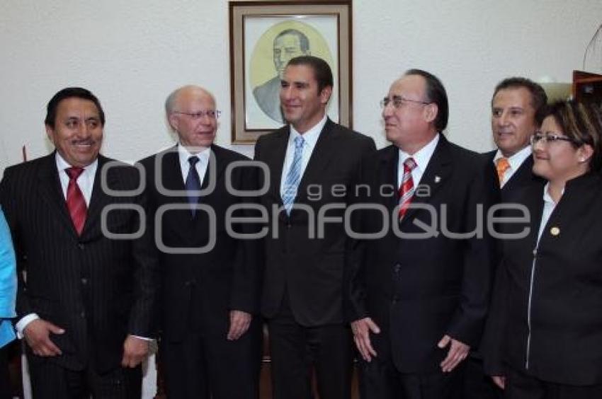 CONGRESO ENTREGA RECONOCIMIENTO A LA UNAM. JOSÉ NARRO ROBLES