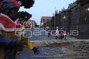 COLOCACIÓN DEL NACIMIENTO EN EL ZÓCALO