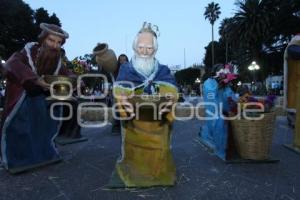 COLOCACIÓN DEL NACIMIENTO EN EL ZÓCALO