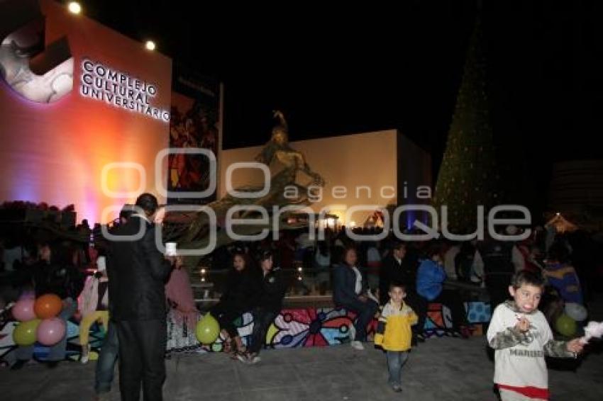 ENCENDIDO DE ÁRBOL NAVIDEÑO  EN CCU