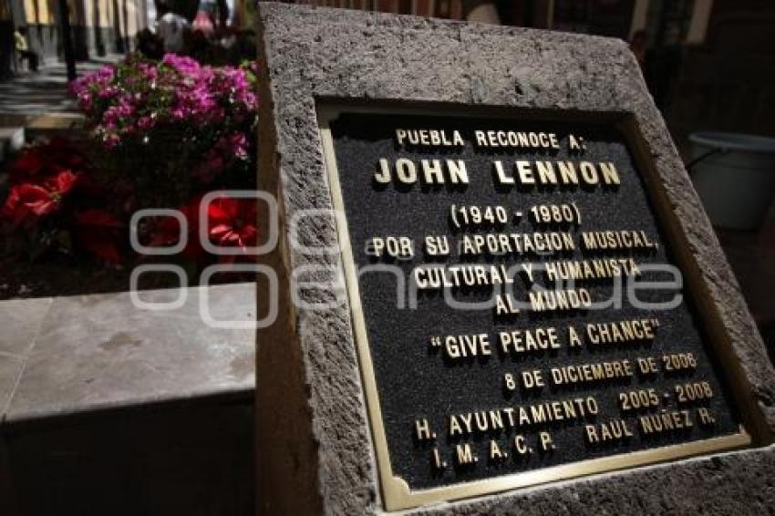 PLACA EN HONOR A JOHN LENNON