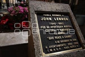 PLACA EN HONOR A JOHN LENNON