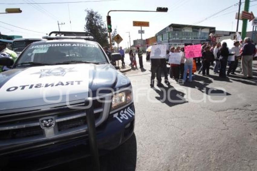 BLOQUEO 11 SUR LOCATARIOS MERCADO INDEPENDENCIA