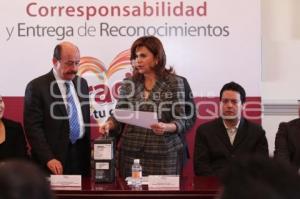 ENTREGA DE RECONOCIMIENTOS. BLANCA ALCALÁ