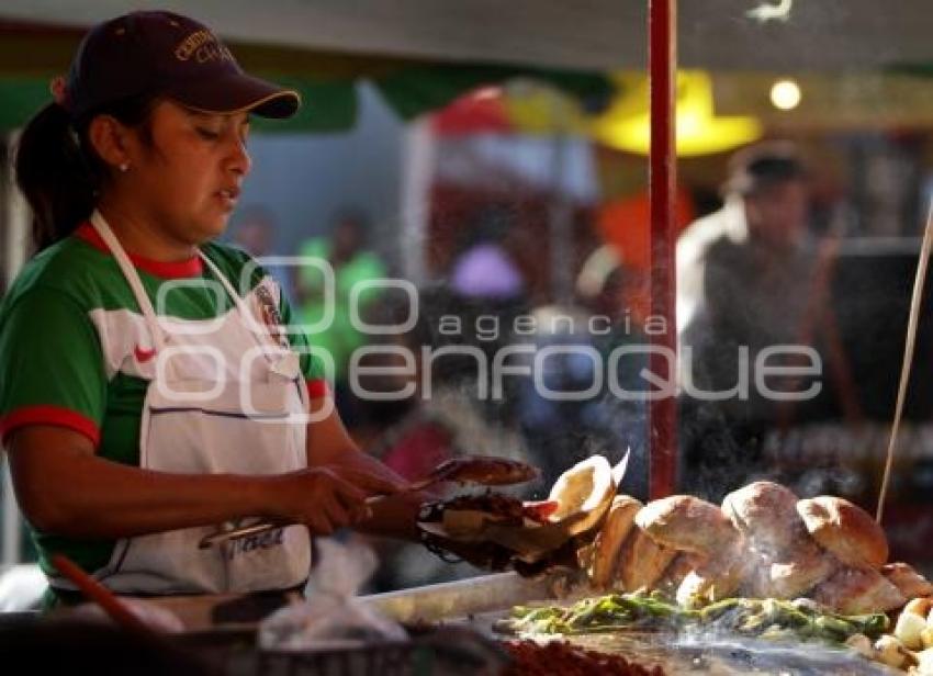 VENDEDORES AMBULANTES Y FIELES VILLITA DE GUADALUPE