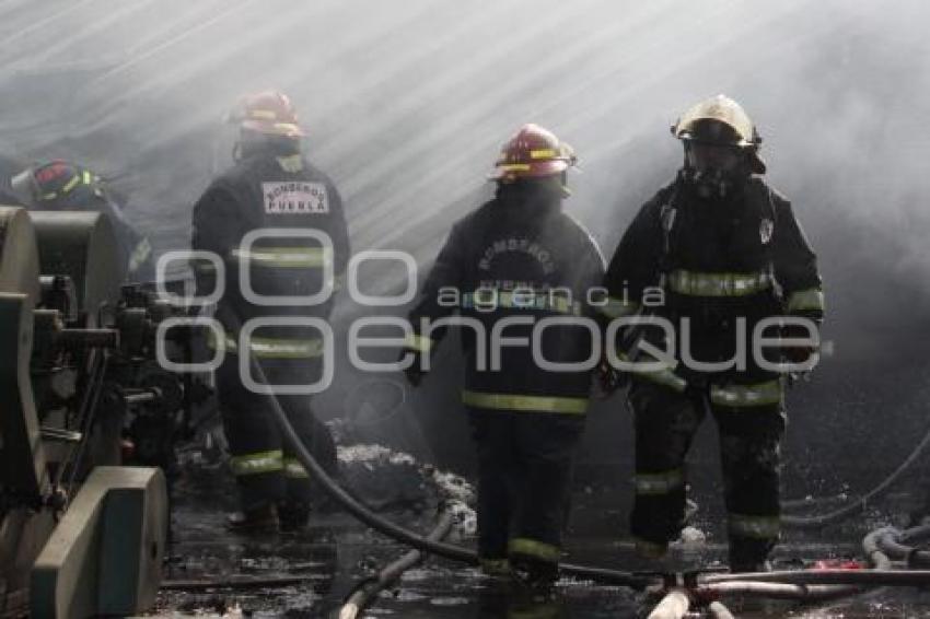 INCENDIO BODEGA PARQUE INDUSTRIAL LA RESURRECCIÓN