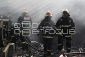 INCENDIO BODEGA PARQUE INDUSTRIAL LA RESURRECCIÓN