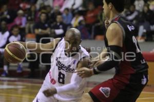 BASQUETBOL . ANGELES VS LOBOS